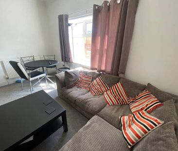 Tinshill Lane (Room 2), Horsforth, Leeds - Photo 1