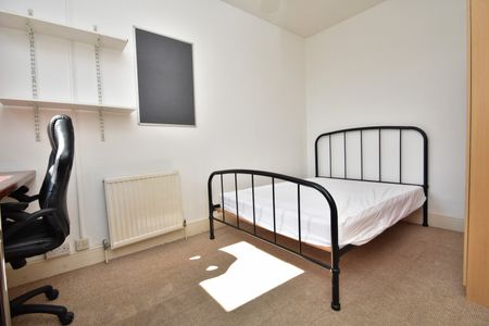 5 bedroom terraced house to rent - Photo 3