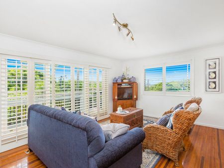 Multi Level Beachside Home In The Heart Of Kingscliff - ALL OPEN HOMES ARE ON NSW TIME - Photo 2