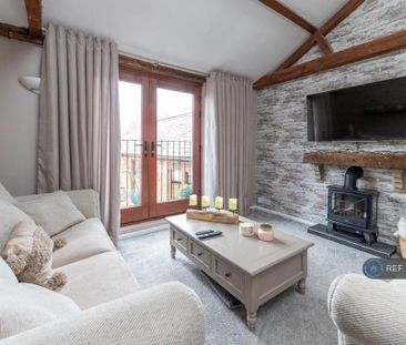 2 bedroom semi-detached house to rent - Photo 1