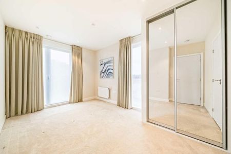 3 bedroom flat to rent - Photo 4