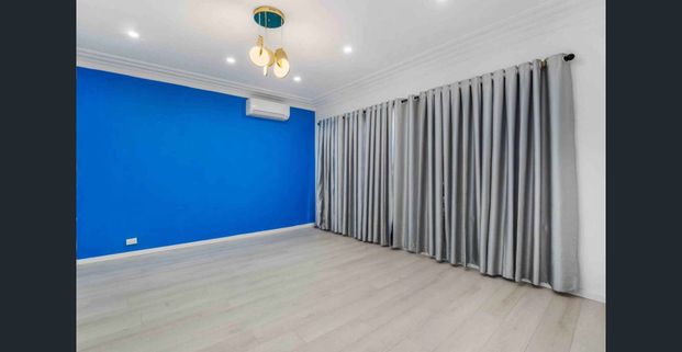 Newly renovated home ! - Photo 1