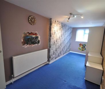 4 bedroom semi-detached house to rent - Photo 6
