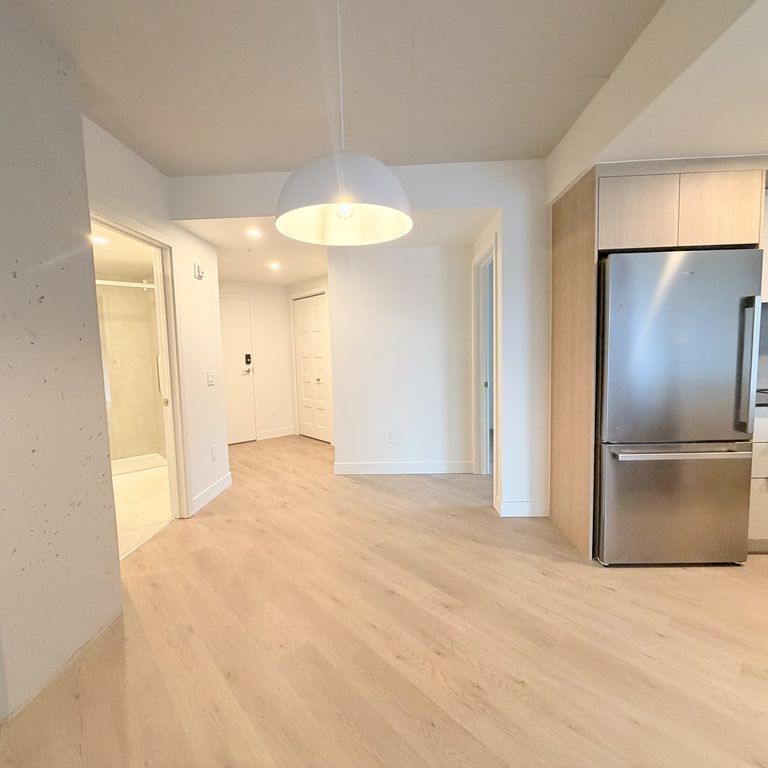 5 1/2 Semi-Meublé En PROMO à Lévis - Photo 1
