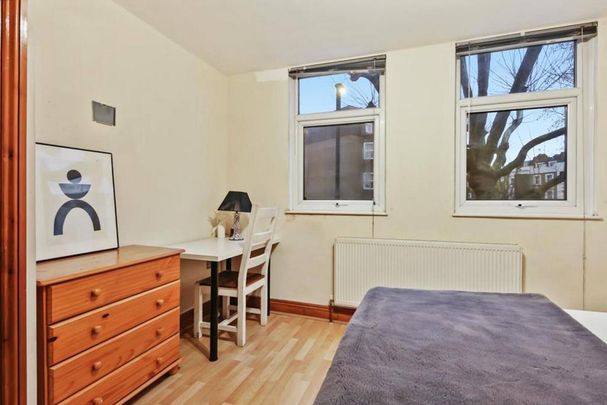 1 bedroom in a house share to rent - Photo 1