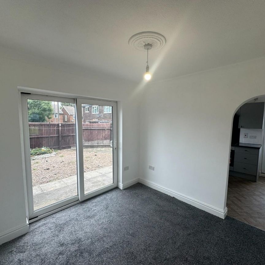 3 bedroom House To Let - Photo 1