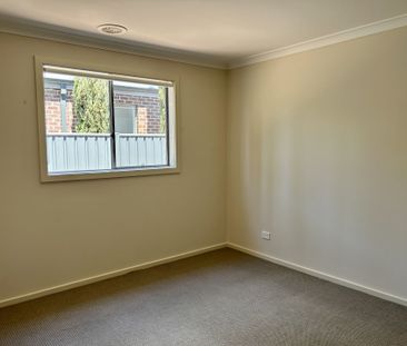 21 Casina Court Epsom VIC - Photo 3