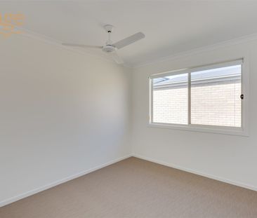 MODERN FAMILY HOME CLOSE TO AMENITIES - Photo 4