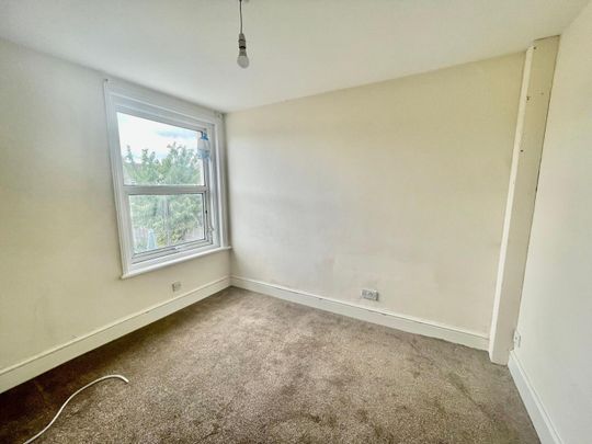 Woodstock Road, Gosport - Photo 1