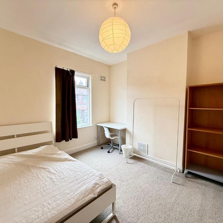 3 bedroom house share to rent - Photo 1
