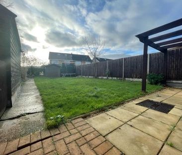 3 bedroom semi-detached house to rent - Photo 1