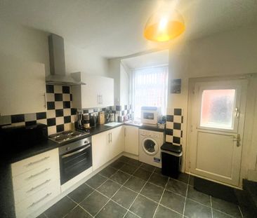 2 Bed Terraced House, Malby Street, OL1 - Photo 4