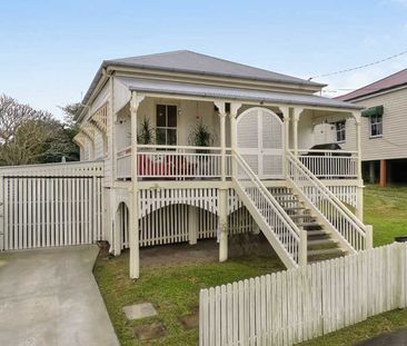 3-Bedroom Classic Colonial - Reduced Rent with Driveway Access Cond... - Photo 4