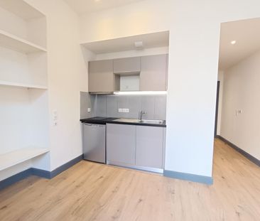 location Appartement T1 DE 21.9m² À TOULON - Photo 1