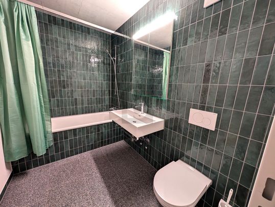 LICHTDURCHFLUTET MIT SCHÖNER LOGGIA - Photo 1