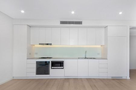 Spacious Two Bedroom + Study - Photo 3