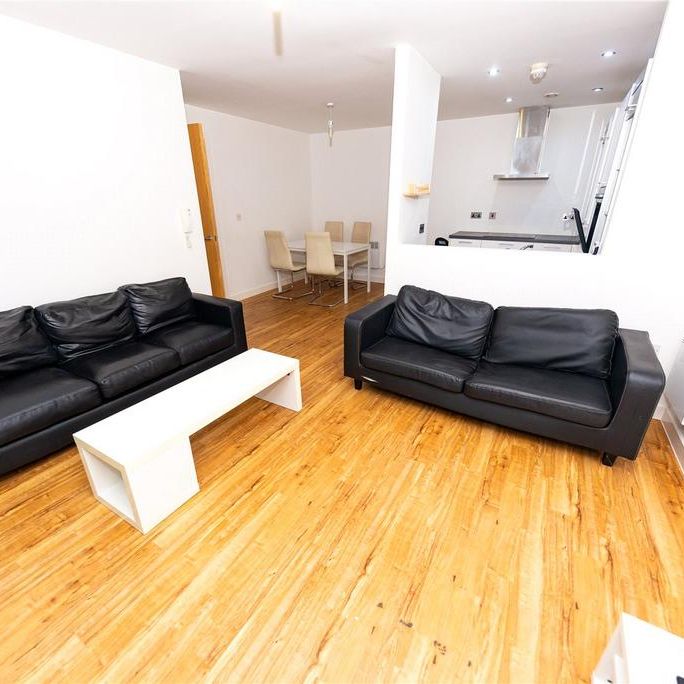 3 bedroom flat to rent - Photo 1