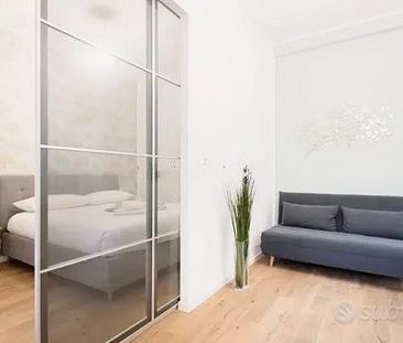 Bilocale ristrutturato con balcone in Bocconi - Photo 2