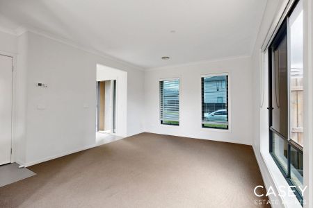 36 Rothschild Avenue, Clyde - Photo 2