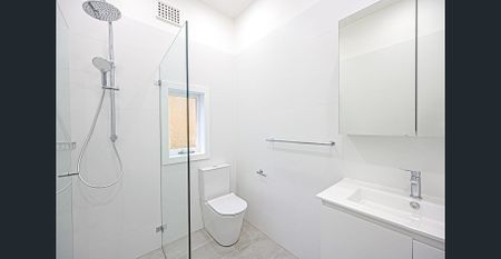 Light & spacious bungalow in the heart of Chatswood - Photo 5