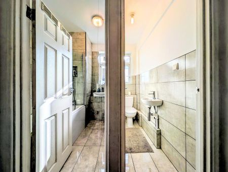 3 bedroom apartment to rent - Photo 4