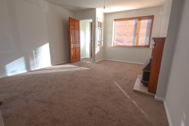 Sheepcroft Close, Webheath, Redditch - Photo 1