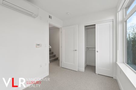 Townhouse in Vancouver West Side, BC - Photo 5