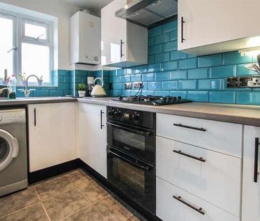 Bower Court, Cippenham Lane, Cippenham, SL1 - Photo 2