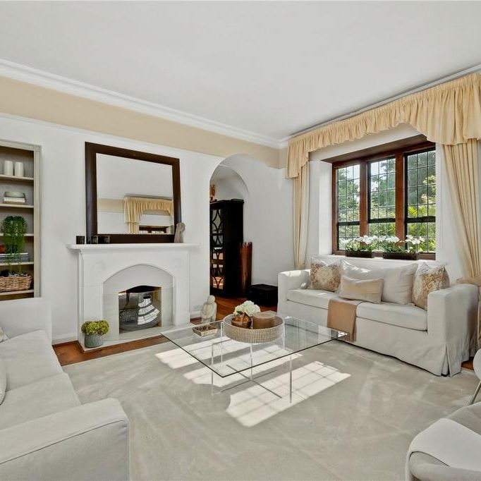 8 bedroom detached house to rent - Photo 1