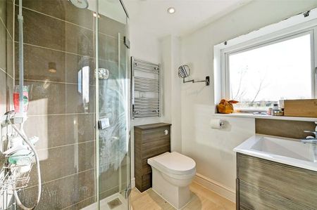 This cottage is a delightful period property located in the heart of the charming village of Waltham St. Lawrence. - Photo 2