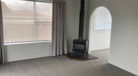 Renovated & Ready - Perfect - Photo 2