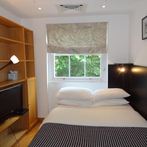 Flat 26 Cartwright Gardens, Bloomsbury WC1H 9EH - Photo 1