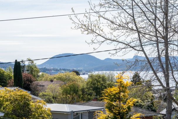 Spacious 3-Bedroom Unit with Water Views in Sandy Bay - Photo 1
