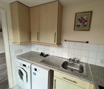2 Bed Flat, Blenheim Court, RG1 - Photo 1