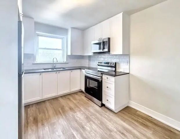 3- 14 Crosthwaite Ave | 14 Crosthwaite Avenue South, Hamilton - Photo 1