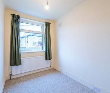 3 bed Detached House for rent - Photo 5