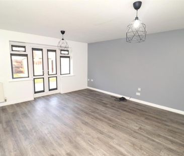 3 bedroom end of terrace house to rent - Photo 1