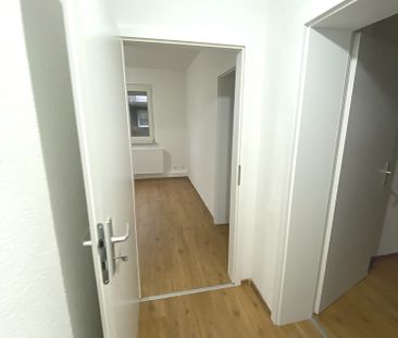 Renovierte Erdgeschoss-Wohnung für die Singles oder junge Paare. - Photo 3