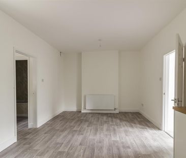 House - Terraced For Rent Aberbeeg Road, Blaenau Gwent - Photo 2