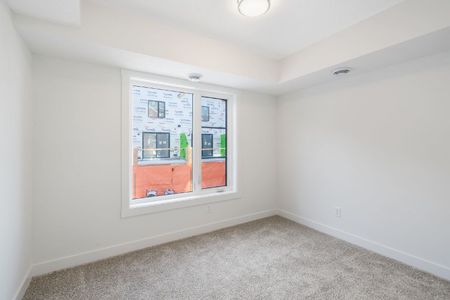 230 Livingston Common NE - Photo 4