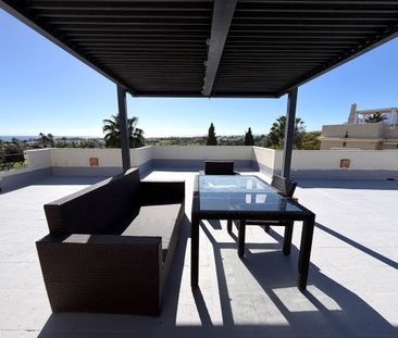 Top Floor Apartment · Bel Air - Photo 5