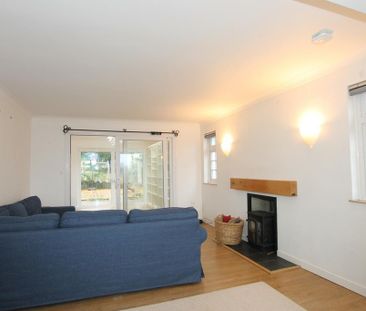 4 bedroom detached house to rent - Photo 1