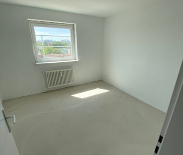 Dachgeschosswohung mit Weitblick 3-Zimmer // DG, rechts - Photo 3