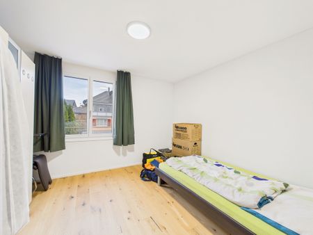 Exclusive 4.5-room apartment in Lömmenschwil New construction 2023 with high living comfort - Photo 2