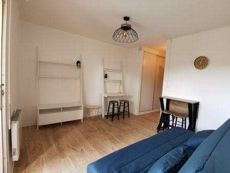 Location Appartement 1 pièce 20m² NIMES 30000 - Photo 2