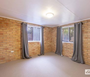 RENOVATED EXECUTIVE RIVERFRONT HOME - Photo 2