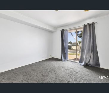 1 Gooch Close, Sydenham, Vic 3037 - Photo 2