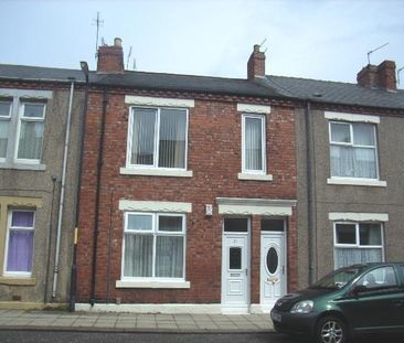 3 bedroom flat to rent - Photo 6