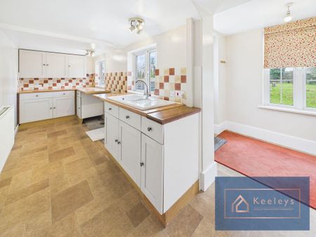 3 bedroom semi-detached house to rent - Photo 5