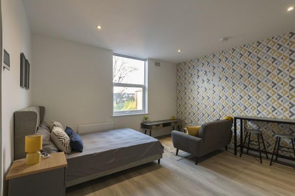 Studio to rent - Photo 1